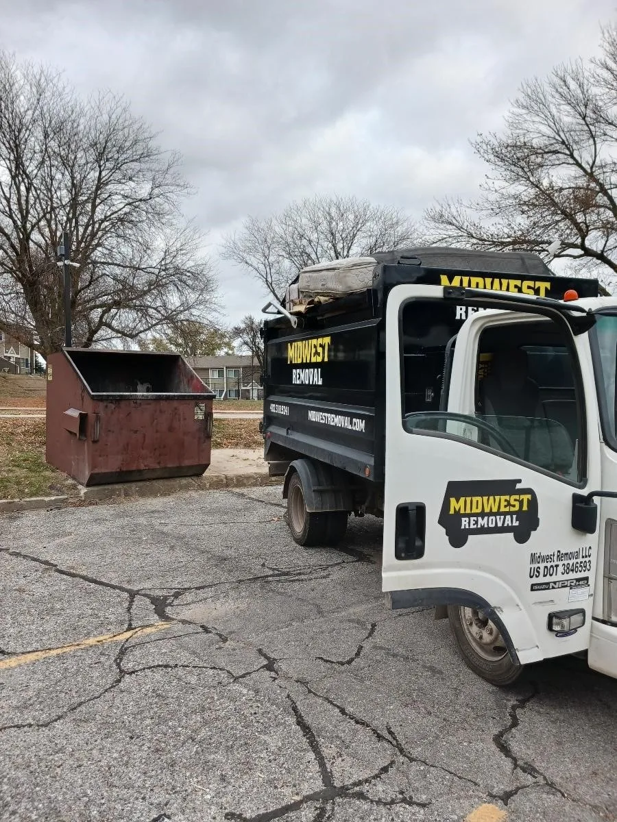 Omaha Dumpster Overflow Cleanup, Hauled Off Fast.
