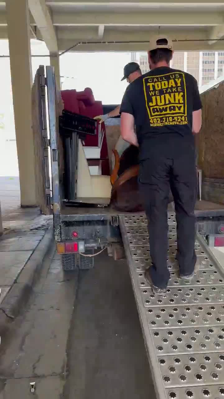 Watch: a commercial haul loaded out, Omaha